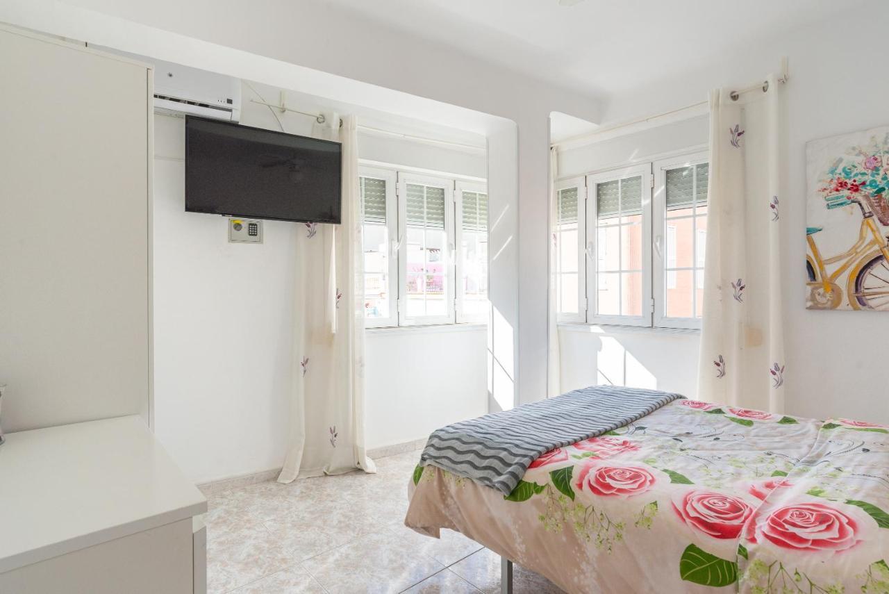 Rooms Breeze & Sun มาลากา ภายนอก รูปภาพ